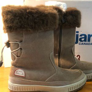 Pajar boots, women's, virtually new with box, size 7.5, insulated with fur cuff